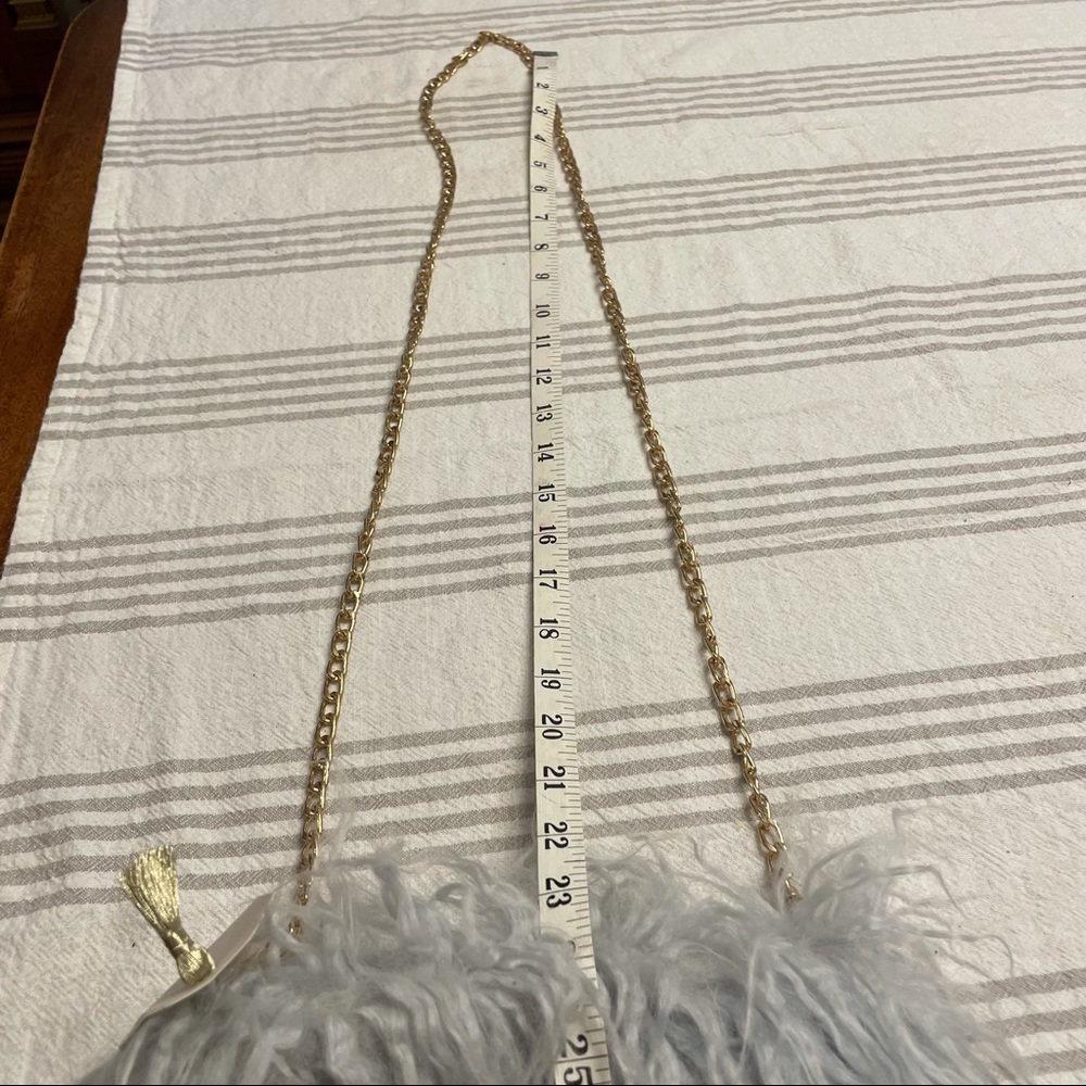 Winter Chic Silver Faux Fur Crossbody Gold Chain Purse NWT Disco 90s - Picture 7 of 8